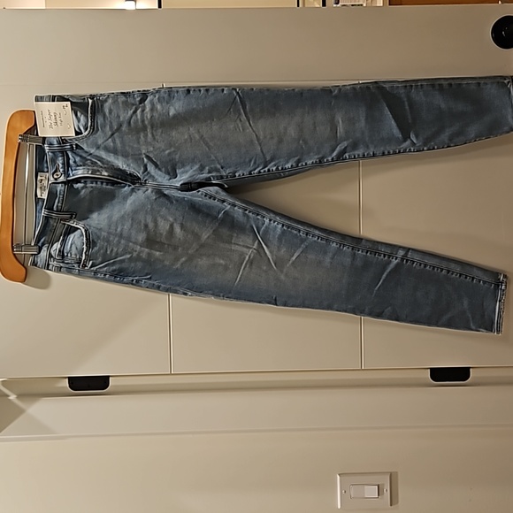 Abercrombie & Fitch Jeans - Picture 2 of 8